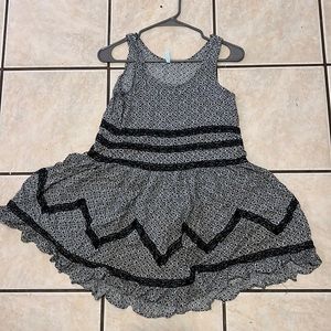 maurice’s black and white dress!